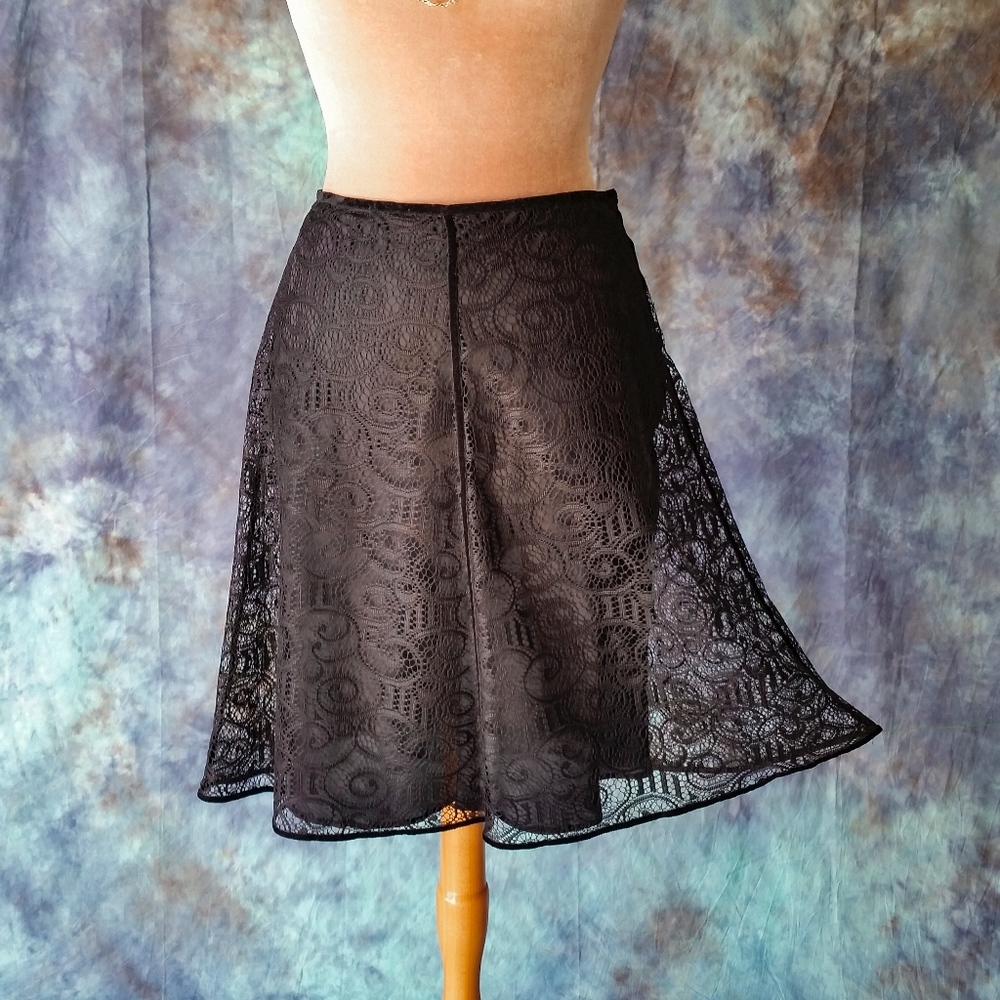 STUDIO M PETITE Battenburg Style Lace Skirt Size 6 Petite